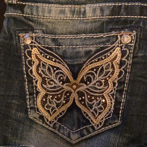 Size 25 Jean Shorts - Picture 4 of 15